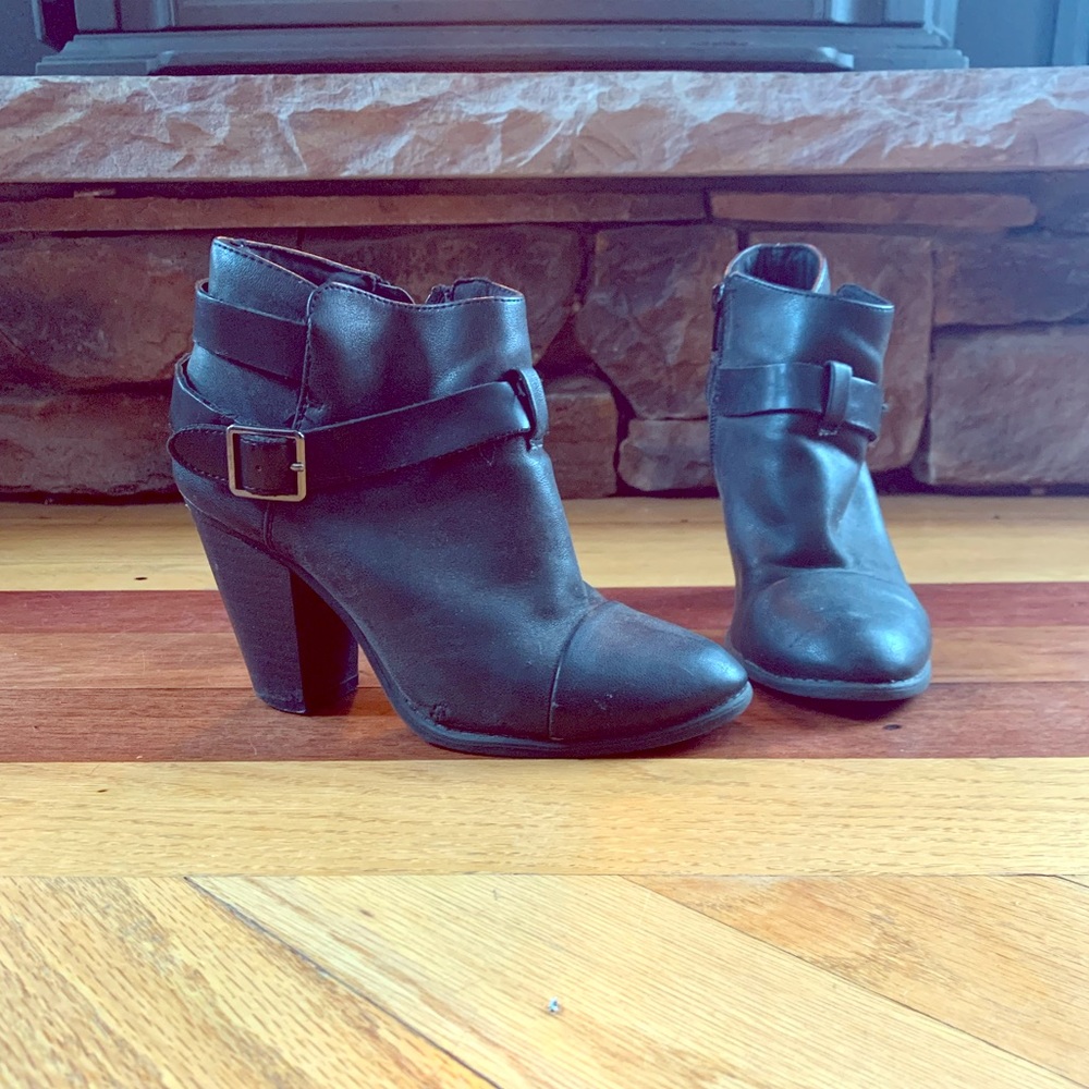 Chelsea Booties - Picture 1 of 8